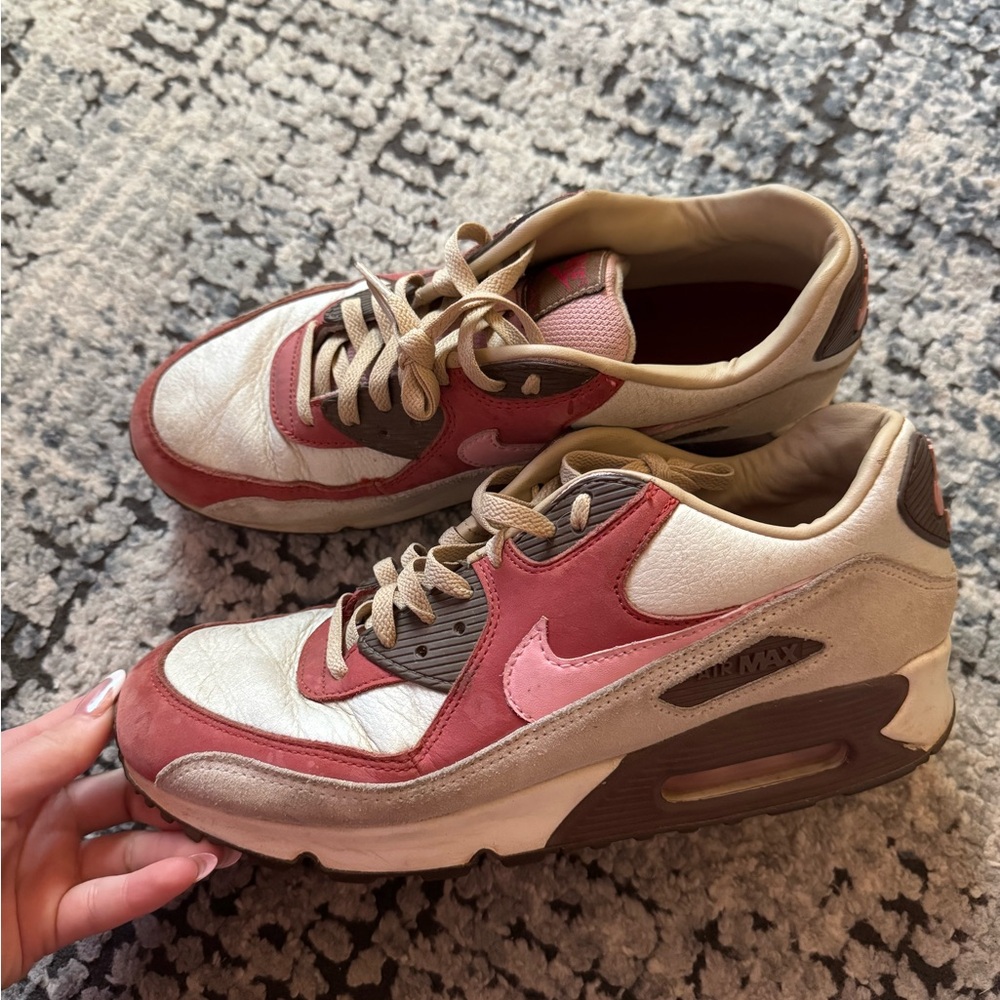Nike Air Max Sneakers in Pink and Cream